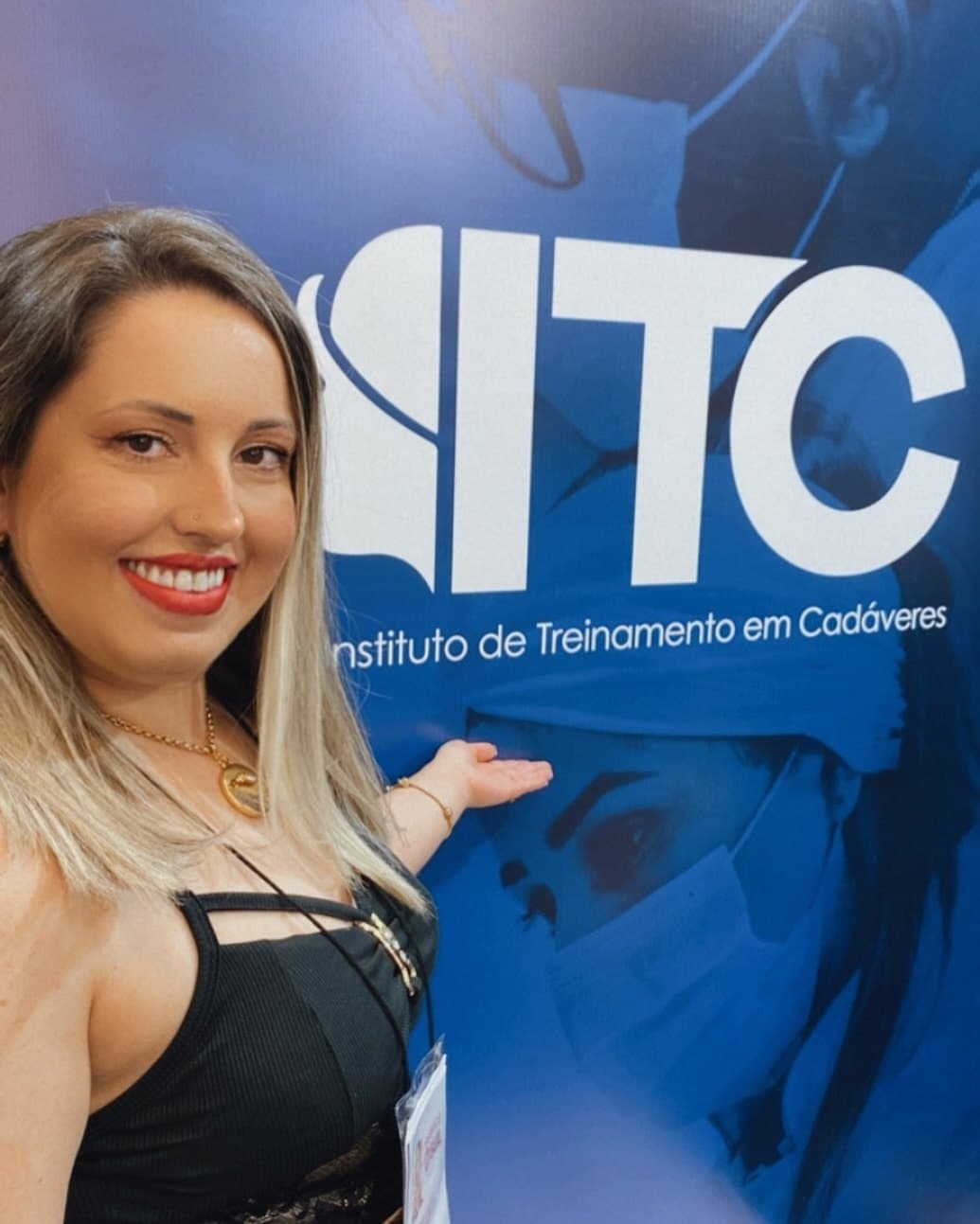 Dra. Thayse Pereira no ITC, Instituto de Treinamento em Cadáveres, em Balneário Camboriú